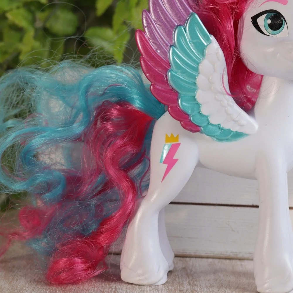 My Little Pony A New Generation Zipp Storm Pegasus Figure White Pink Blue Hair